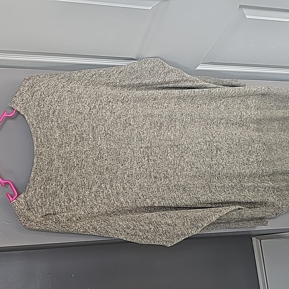 Sweater - Picture 4 of 4